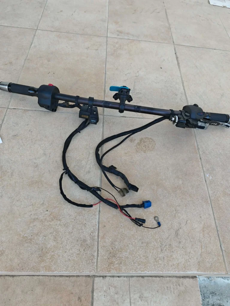 FAZER S2 600 2007-2011 HANDLEBAR WITH SWITCH GEARS COMPLETE 5VX261111100