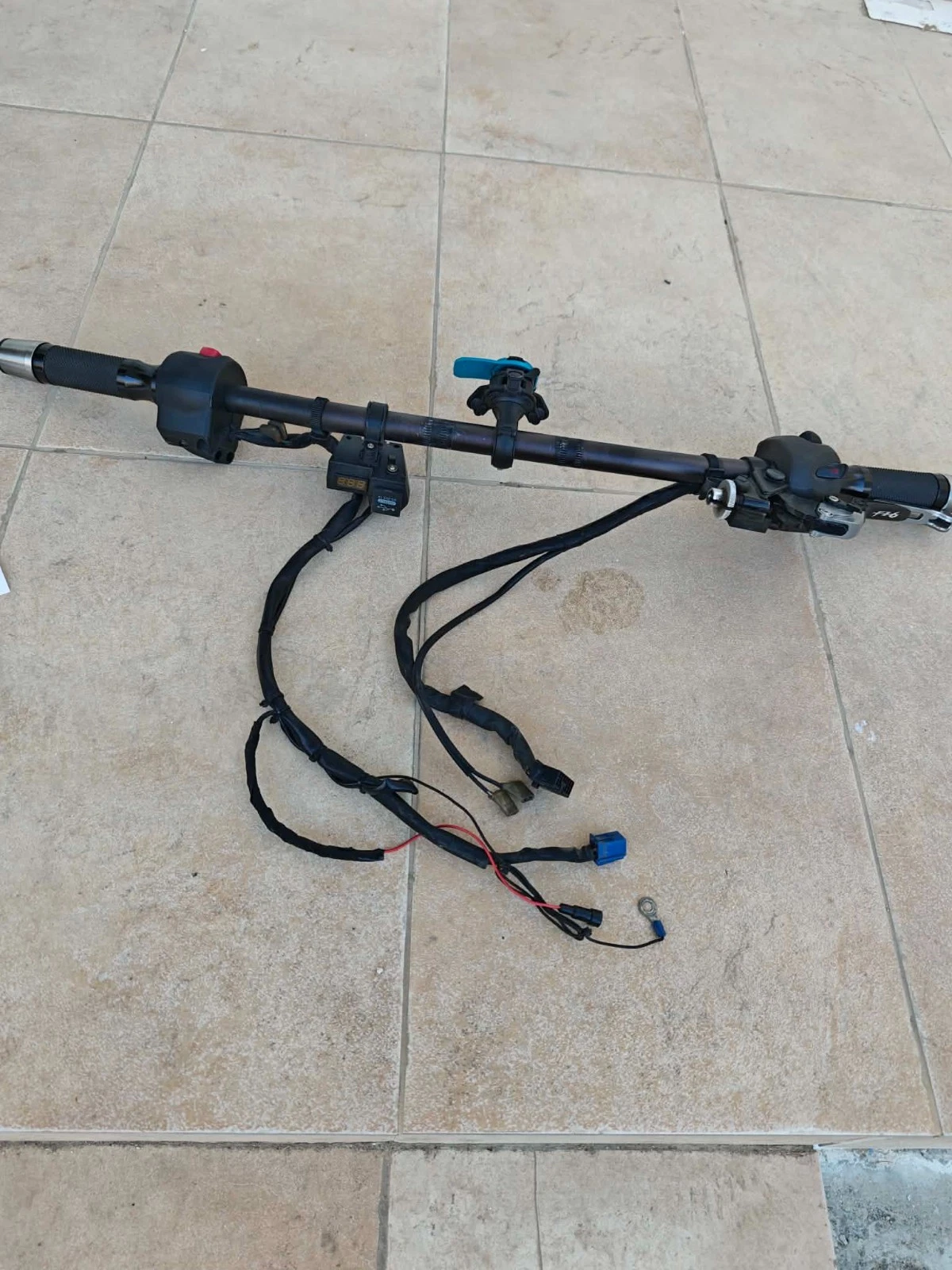 FAZER S2 600 2007-2011 HANDLEBAR WITH SWITCH GEARS COMPLETE 5VX261111100