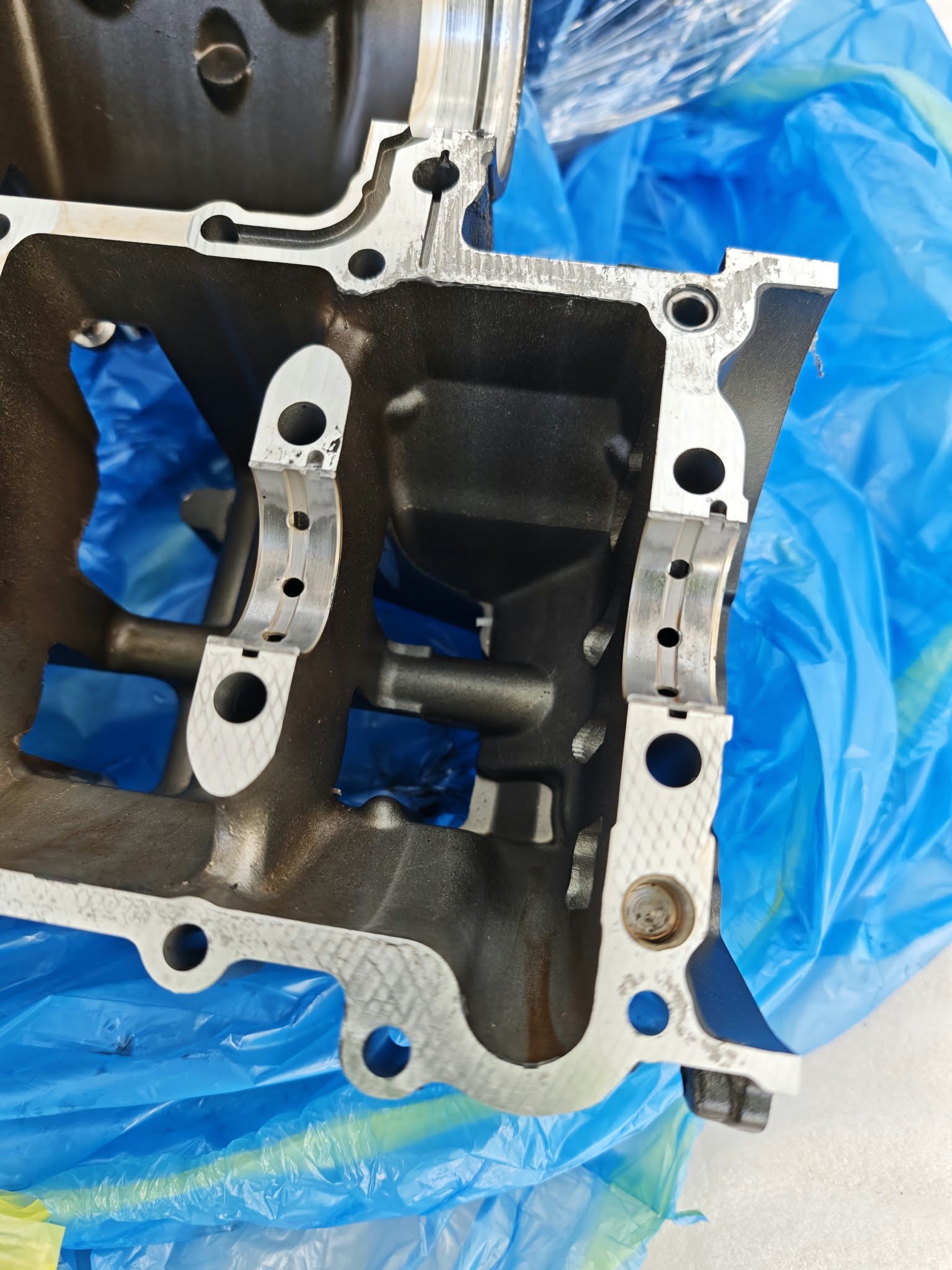 YAMAHA FAZER 600 S2 FZ6S 2007-2011 BOTH CRANKCASES ENGINE CASES 1B3151000100 - Image 11