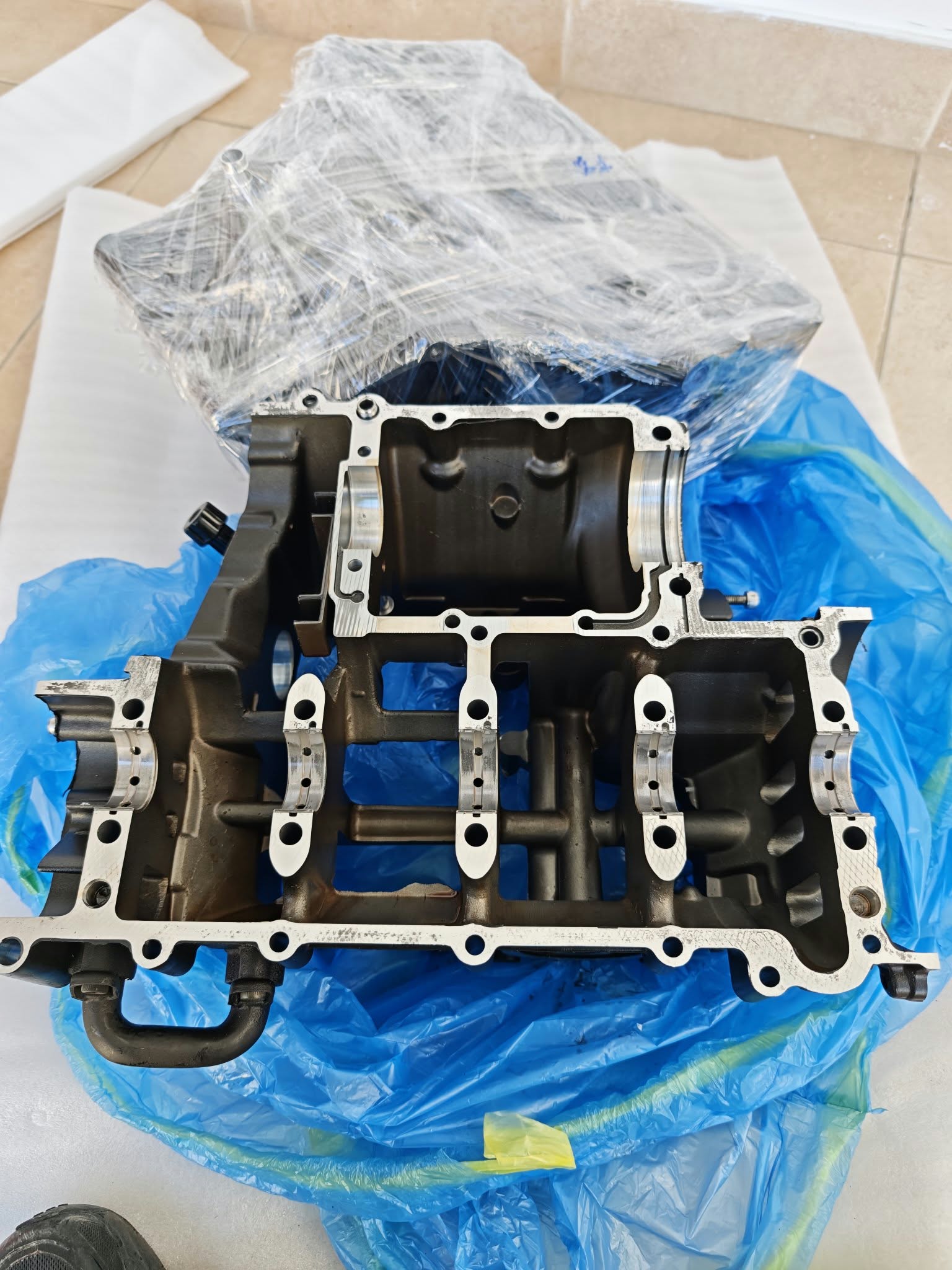 YAMAHA FAZER 600 S2 FZ6S 2007-2011 BOTH CRANKCASES ENGINE CASES 1B3151000100