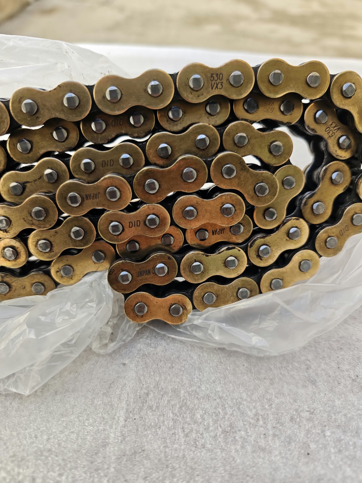 D.I.D DID 530 VX3 Xring Drive Chain Gold 120 Links with Rivet Master Link - Image 7