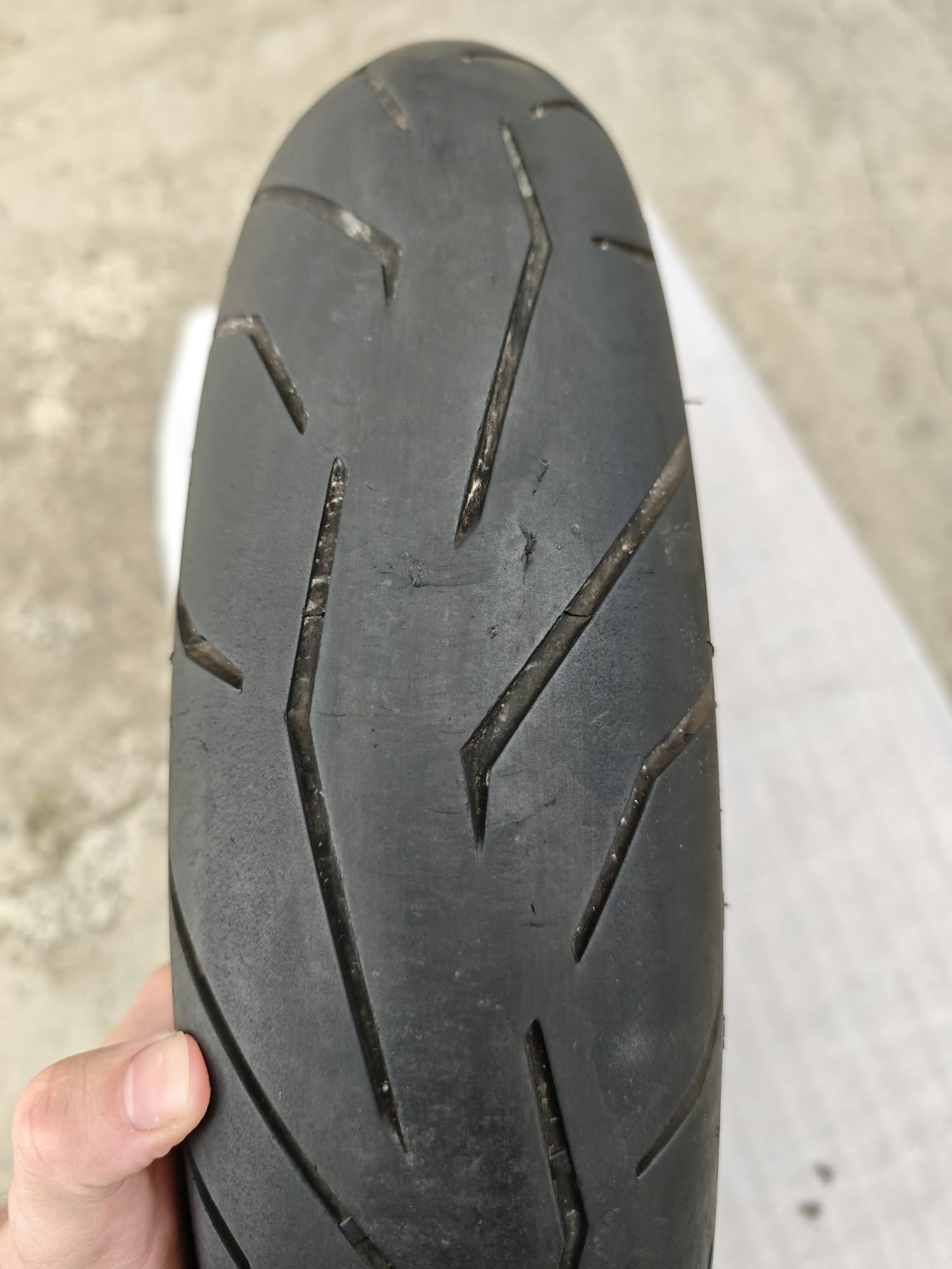 2008 YAMAHA FZ 6 S2 FAZER FRONT WHEEL ALLOY RIM + TYRE 4P5W25160098 - Image 8
