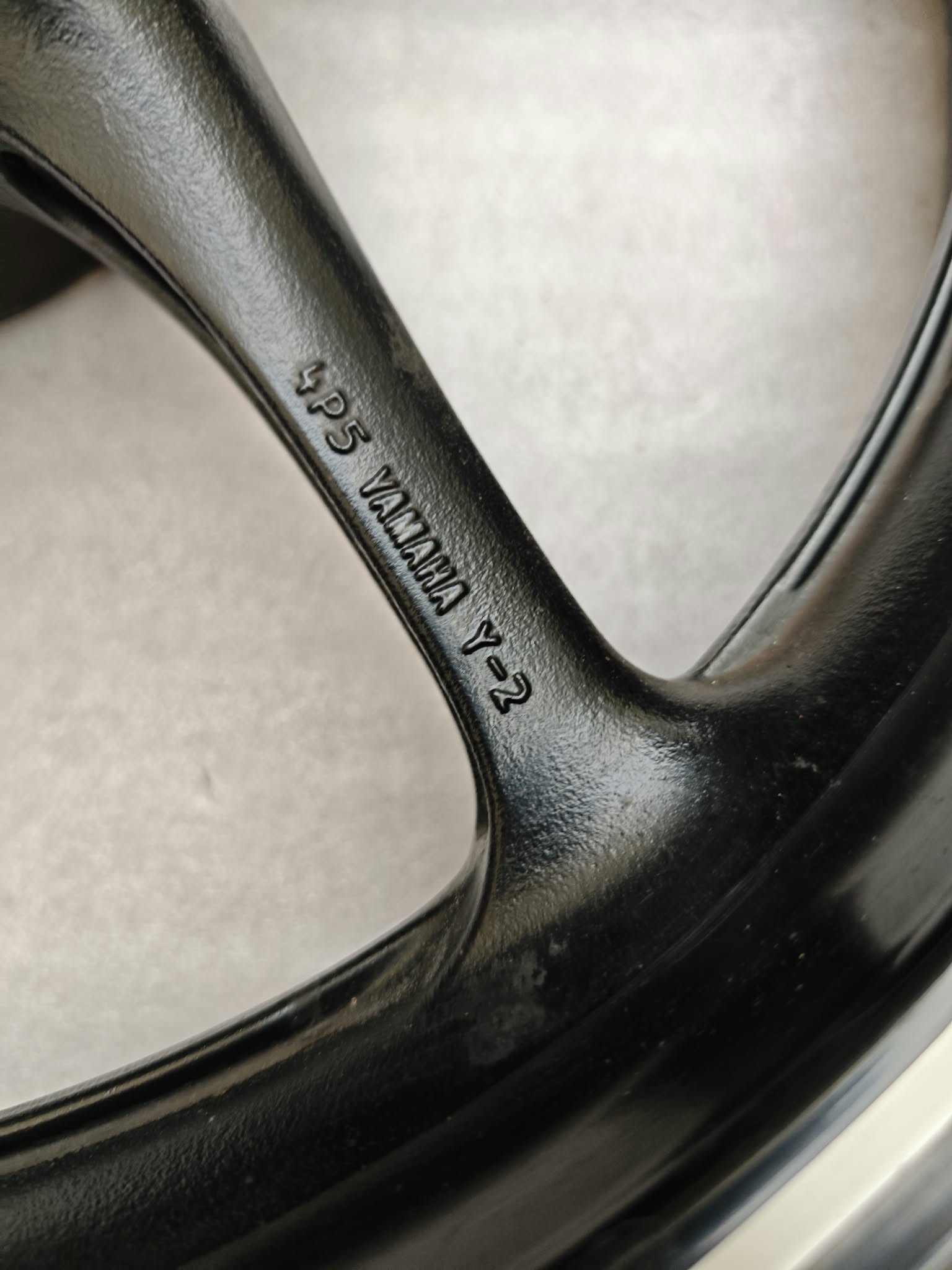 2008 YAMAHA FZ 6 S2 FAZER FRONT WHEEL ALLOY RIM + TYRE 4P5W25160098 - Image 7